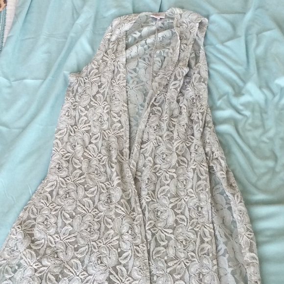 LuLaRoe Jackets & Blazers - Gray Floral Lace Duster Vest, Size S